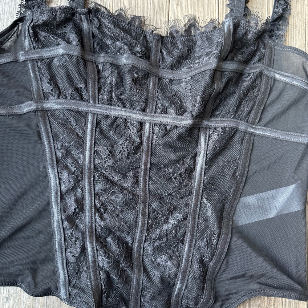 PrettyLittleThing – Black Lace Bustier – NWT – Size 8 - Picture 4 of 7